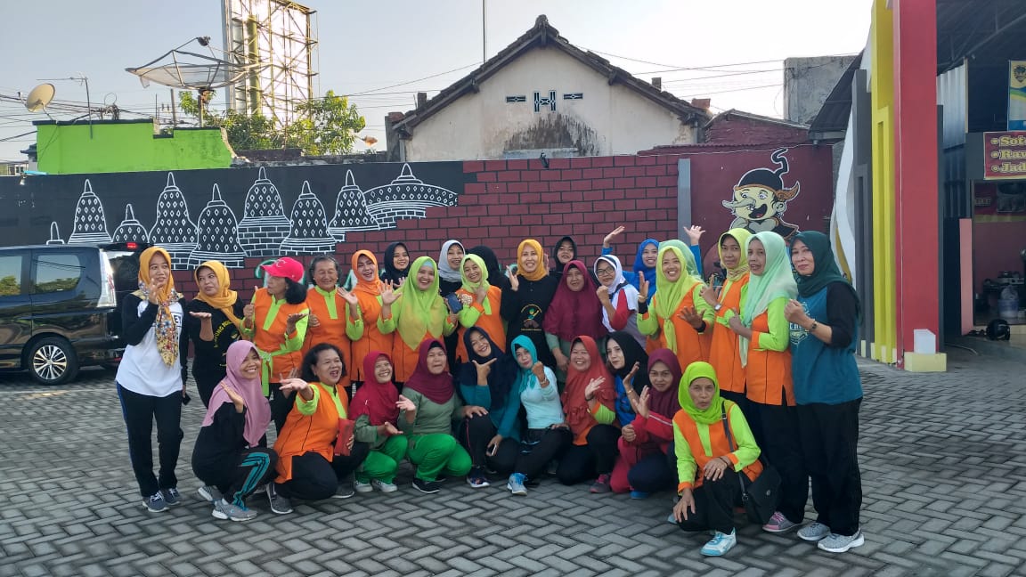 Kunjungan Ibu Bupati di Pujasera Jiwan