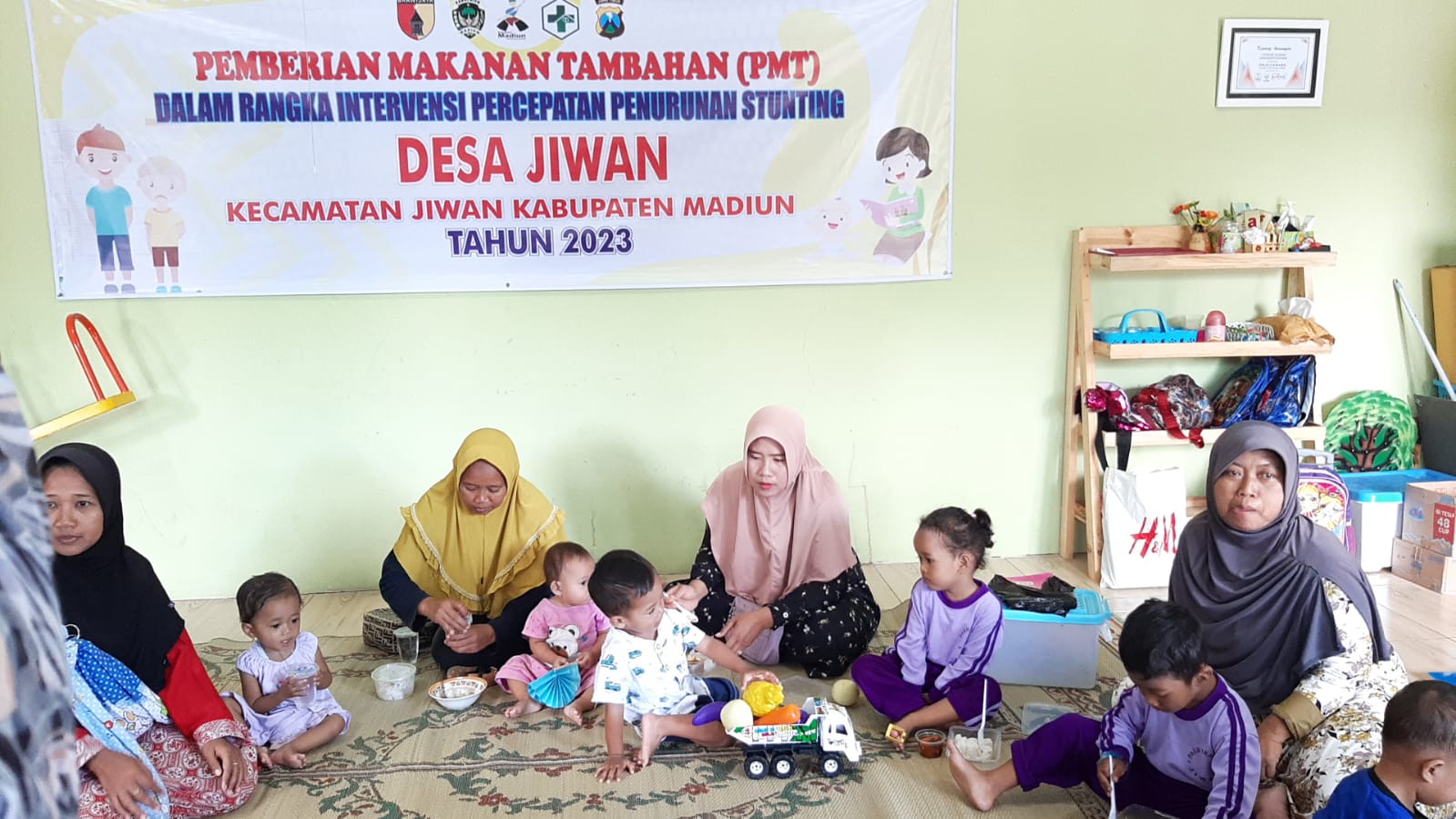 Pemberian Makanan Tambahan (PMT) dalam rangka Intervensi Percepatan Penurunan Stunting di Desa Jiwan