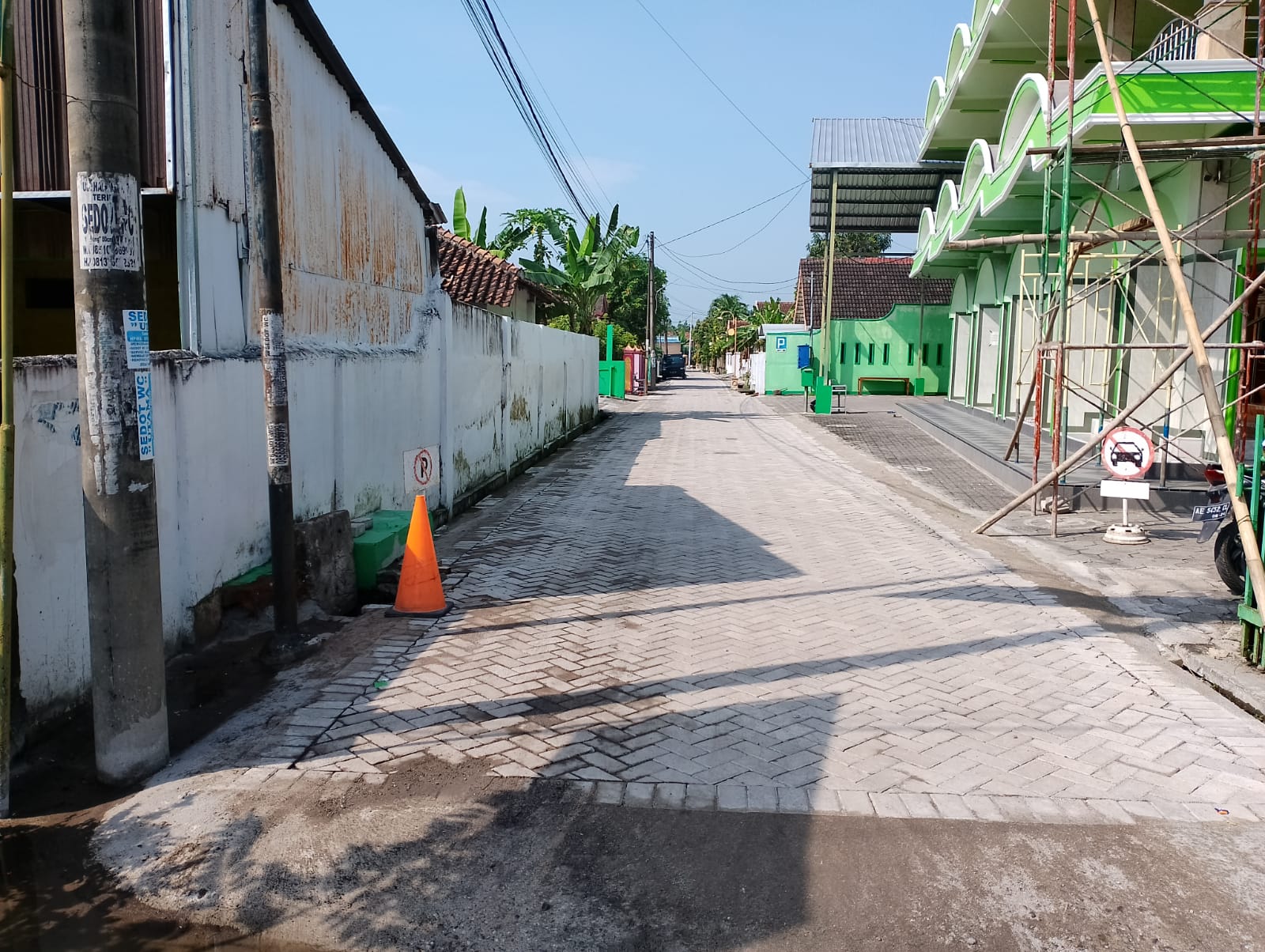 PAVINGISASI Jalan Desa di RT 14 DESA JIWAN